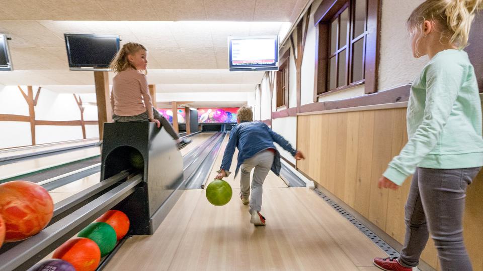 Bar Bowling